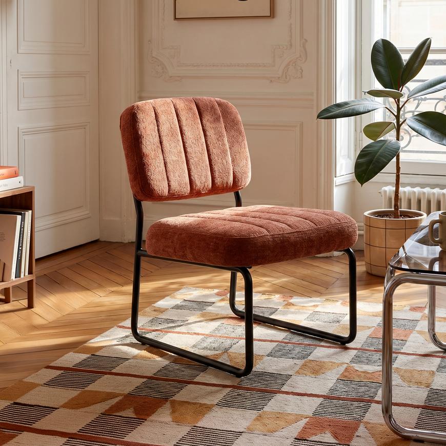 Fauteuil terracotta rembourré pieds métal noir et tissu chenille - PAOLA